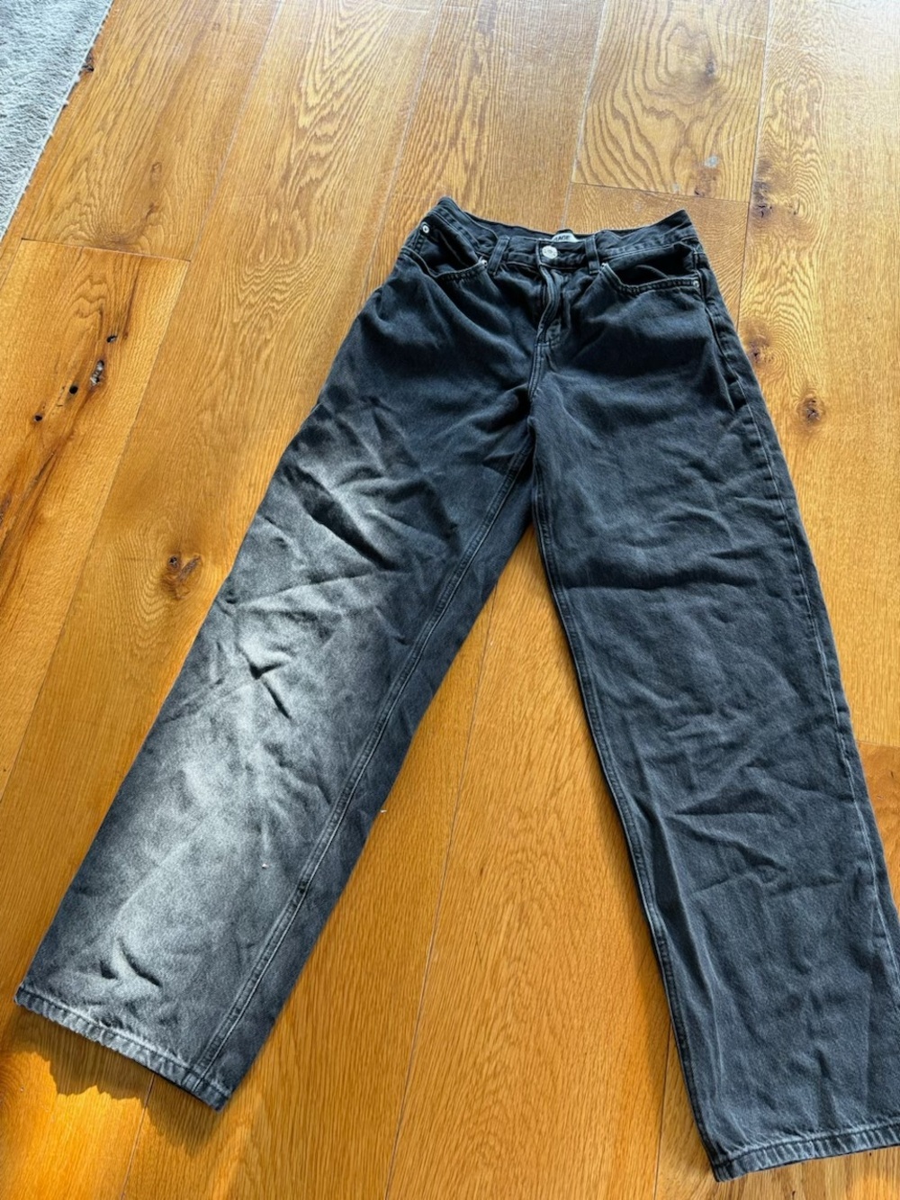 Women’s Black Low-Rise Straight-Leg Jeans